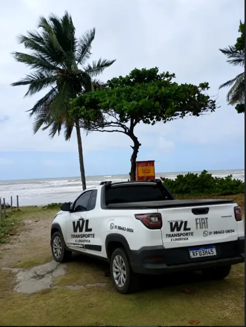 Veículo da W&L Transportes em Ilhéus, Bahia